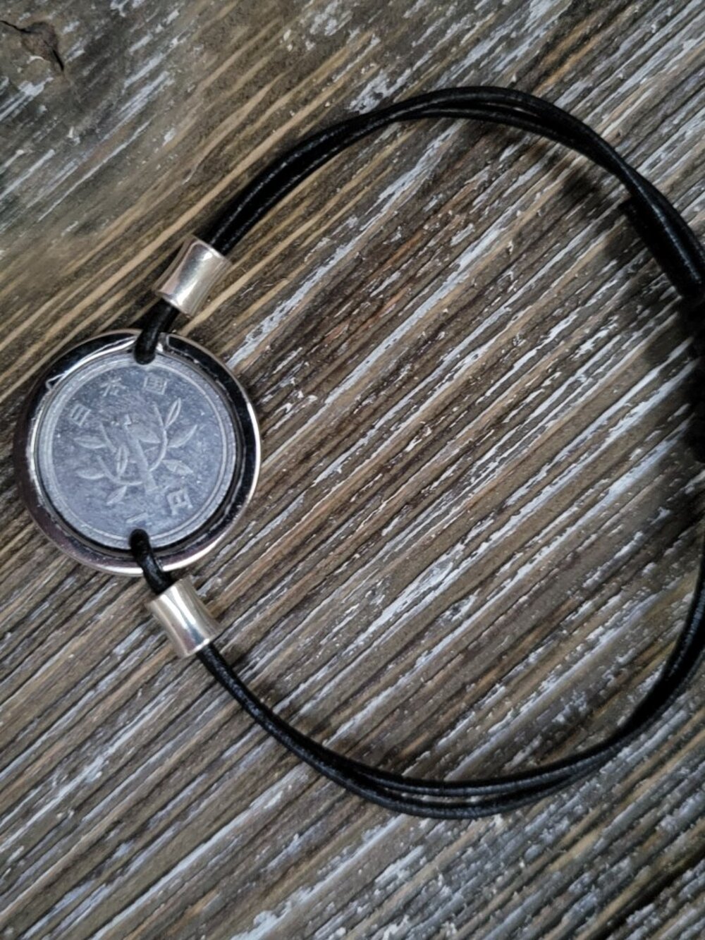 1992 Japanese 1 Yen Coin Resin Coated Handcrafted Bracelet - Unique Minimalist - Picture 3 of 10